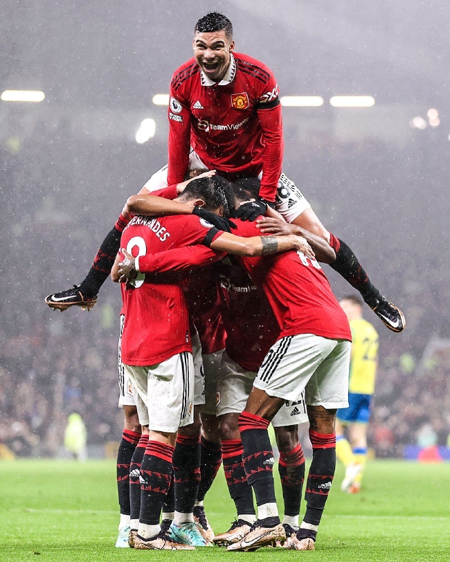 球迷们不仅 球迷们不仅